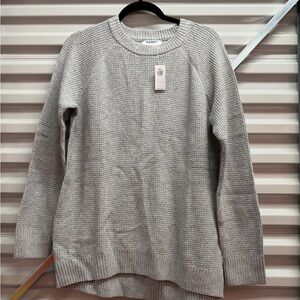 Old Navy Women's Light Gray Crew Neck Sweater